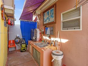 618 W 32nd St, Hialeah FL 33012