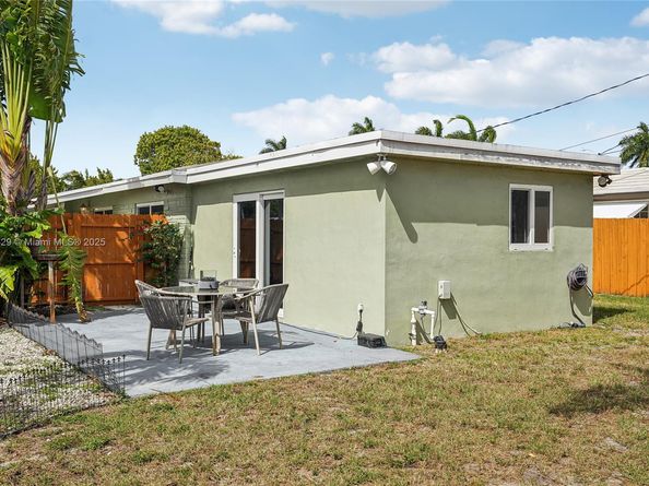 4580 NW 3rd Ave, Oakland Park FL 33309