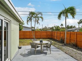 4580 NW 3rd Ave, Oakland Park FL 33309