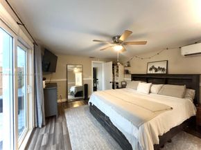 4580 NW 3rd Ave, Oakland Park FL 33309
