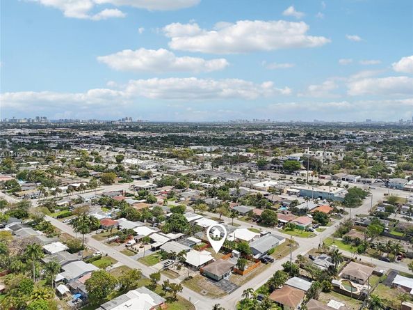 4580 NW 3rd Ave, Oakland Park FL 33309