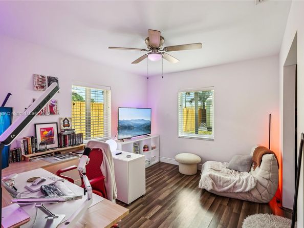 4580 NW 3rd Ave, Oakland Park FL 33309