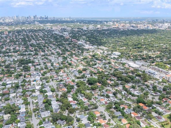 5291 SW 5th St, Miami FL 33134