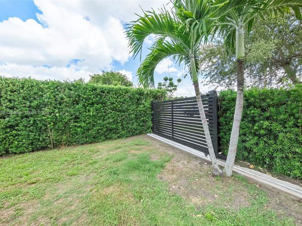 5291 SW 5th St, Miami FL 33134