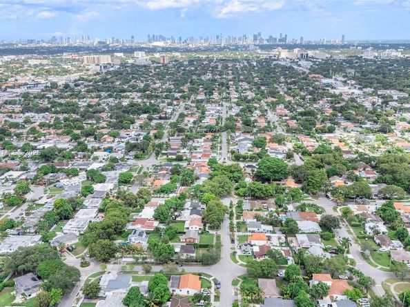 5291 SW 5th St, Miami FL 33134