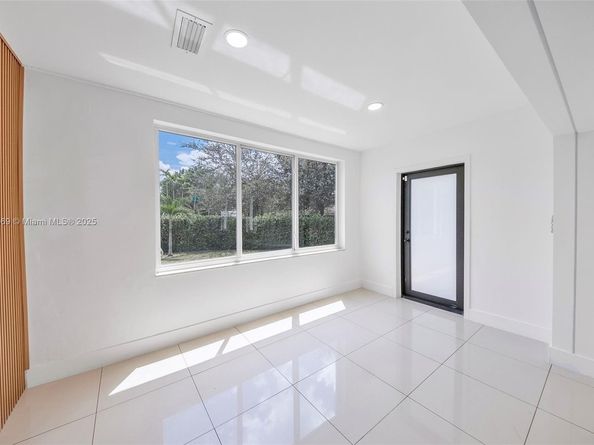 5291 SW 5th St, Miami FL 33134