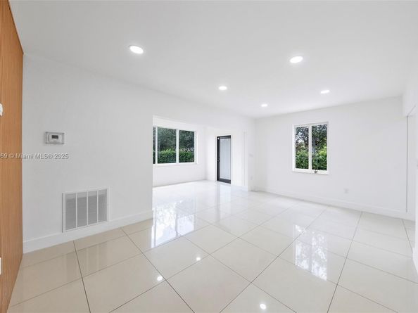 5291 SW 5th St, Miami FL 33134