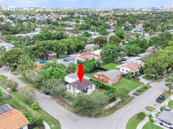 5291 SW 5th St, Miami FL 33134