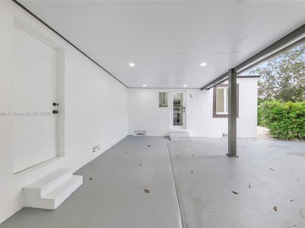 5291 SW 5th St, Miami FL 33134