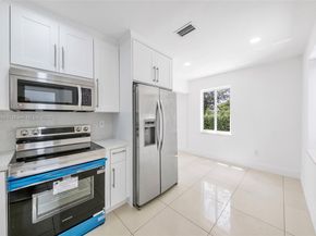 5291 SW 5th St, Miami FL 33134