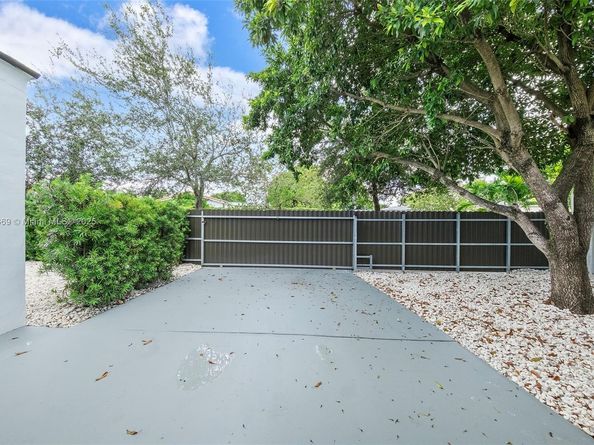 5291 SW 5th St, Miami FL 33134