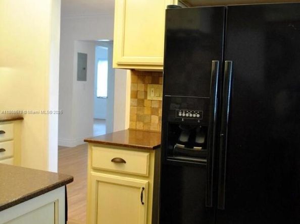 7620 SW 56th Ave 4, Miami FL 33143