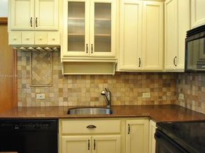 7620 SW 56th Ave 4, Miami FL 33143