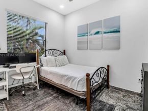 15127 SW 40th St, Davie FL 33331