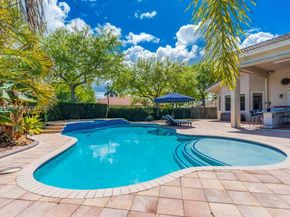 15127 SW 40th St, Davie FL 33331