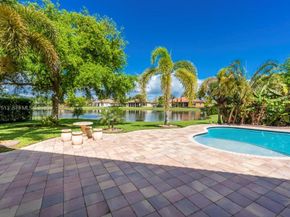 15127 SW 40th St, Davie FL 33331