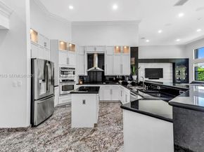 15127 SW 40th St, Davie FL 33331
