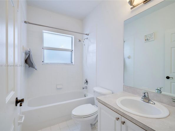 2376 SE 17th Ter, Homestead FL 33035