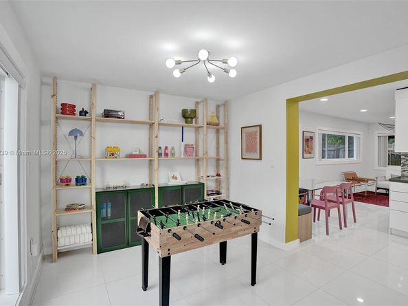 1605 NW 7th Ter, Fort Lauderdale FL 33311