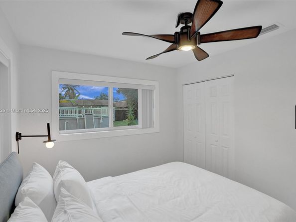 1605 NW 7th Ter, Fort Lauderdale FL 33311