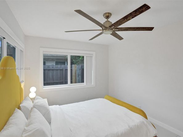 1605 NW 7th Ter, Fort Lauderdale FL 33311