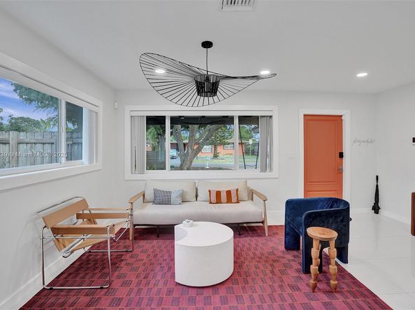 1605 NW 7th Ter, Fort Lauderdale FL 33311