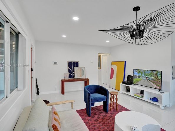 1605 NW 7th Ter, Fort Lauderdale FL 33311