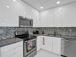 1605 NW 7th Ter, Fort Lauderdale FL 33311