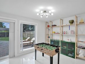 1605 NW 7th Ter, Fort Lauderdale FL 33311