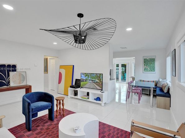 1605 NW 7th Ter, Fort Lauderdale FL 33311