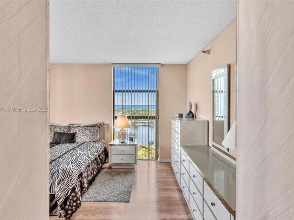 20505 E Country Club Dr 1533, Aventura FL 33180