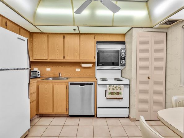 20505 E Country Club Dr 1533, Aventura FL 33180
