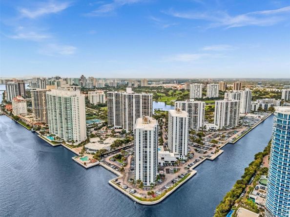20505 E Country Club Dr 1533, Aventura FL 33180