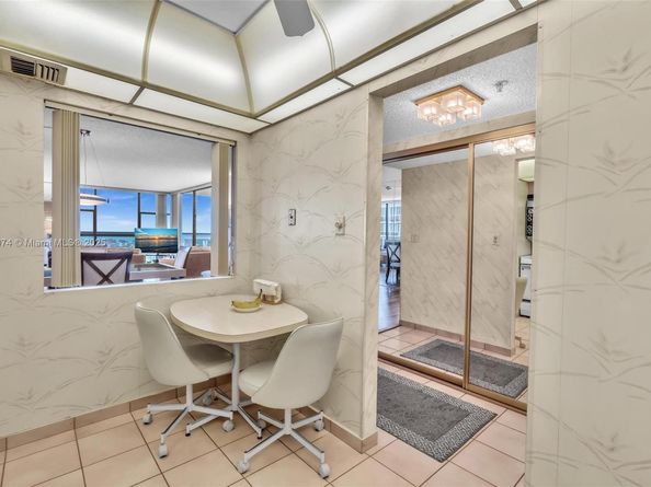 20505 E Country Club Dr 1533, Aventura FL 33180