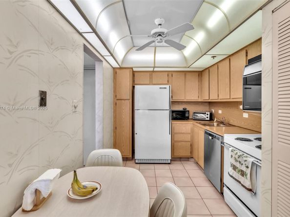 20505 E Country Club Dr 1533, Aventura FL 33180