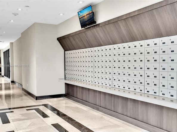 20505 E Country Club Dr 1533, Aventura FL 33180