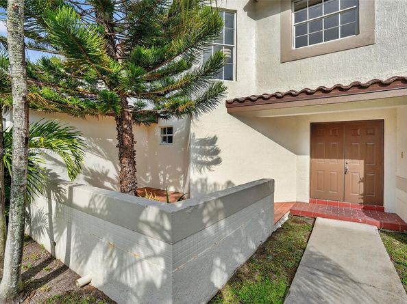 15591 SW 45th Ter, Miami FL 33185