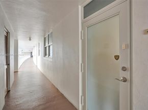 410 Golden Isles Dr 408, Hallandale Beach FL 33009