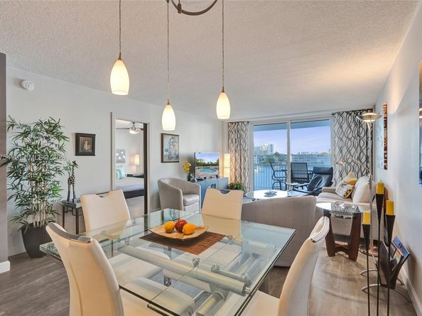 410 Golden Isles Dr 408, Hallandale Beach FL 33009