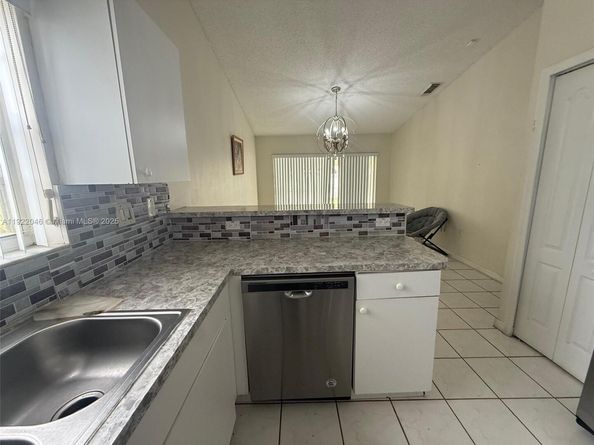 1081 NW 128th Pl, Miami FL 33182