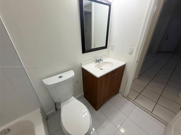 1081 NW 128th Pl, Miami FL 33182