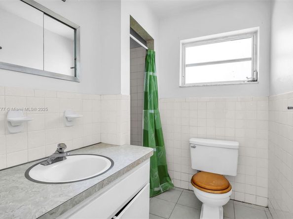 820-822 SW 12th Ct, Fort Lauderdale FL 33315