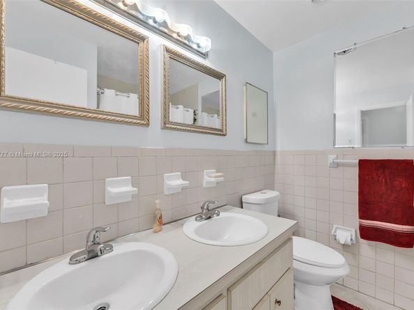 820-822 SW 12th Ct, Fort Lauderdale FL 33315