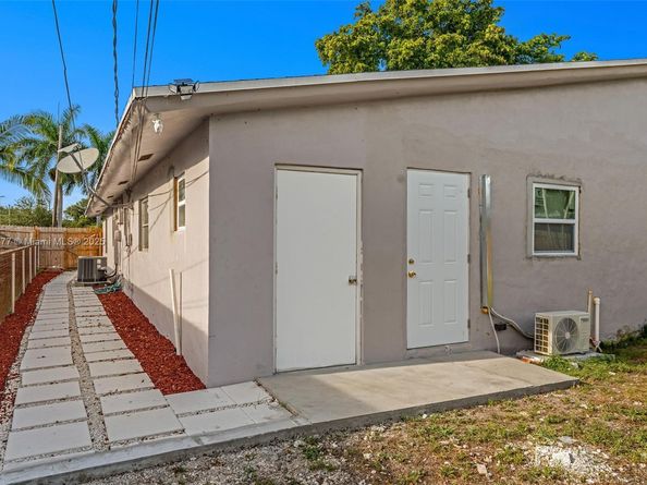 820-822 SW 12th Ct, Fort Lauderdale FL 33315