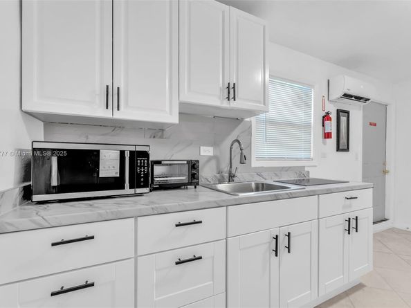 820-822 SW 12th Ct, Fort Lauderdale FL 33315
