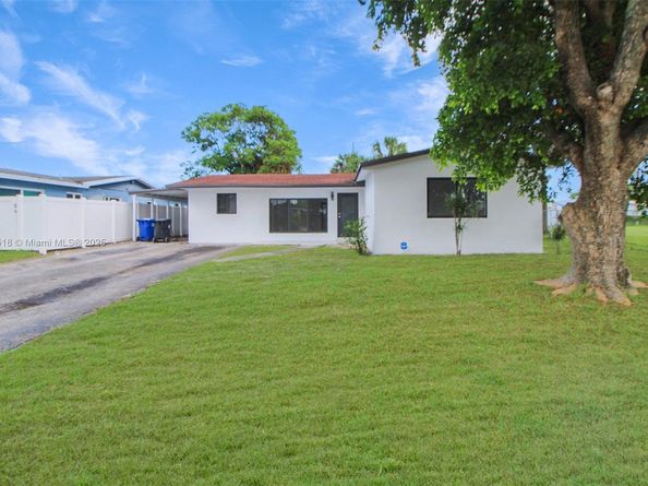 1640 NW 27th Ave, Fort Lauderdale FL 33311
