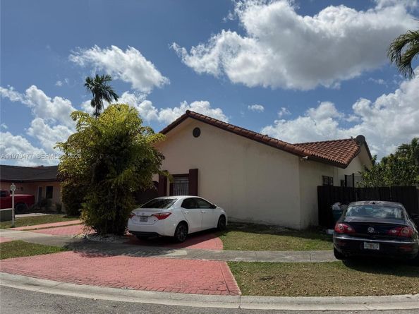 1090 NW 128th Ct, Miami FL 33182