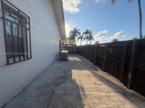 1090 NW 128th Ct, Miami FL 33182
