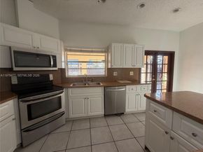 1090 NW 128th Ct, Miami FL 33182