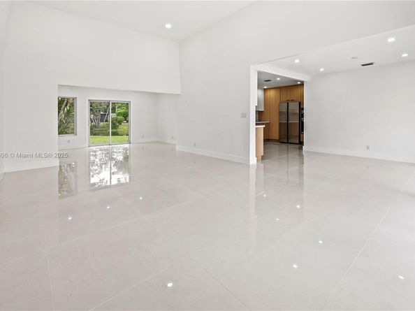 5000 Bayberry Ln, Tamarac FL 33319